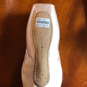 Russian Pointe Rubin Pointe Shoes